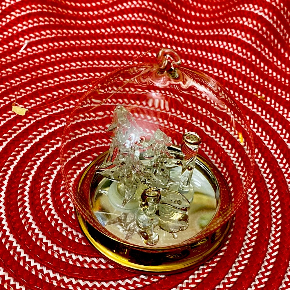 VTG BEAUTIFUL GLASS BLOWN GLASS CHRISTMAS ORNAMENT